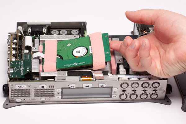 788t-lifting-the-drive-asse.jpg